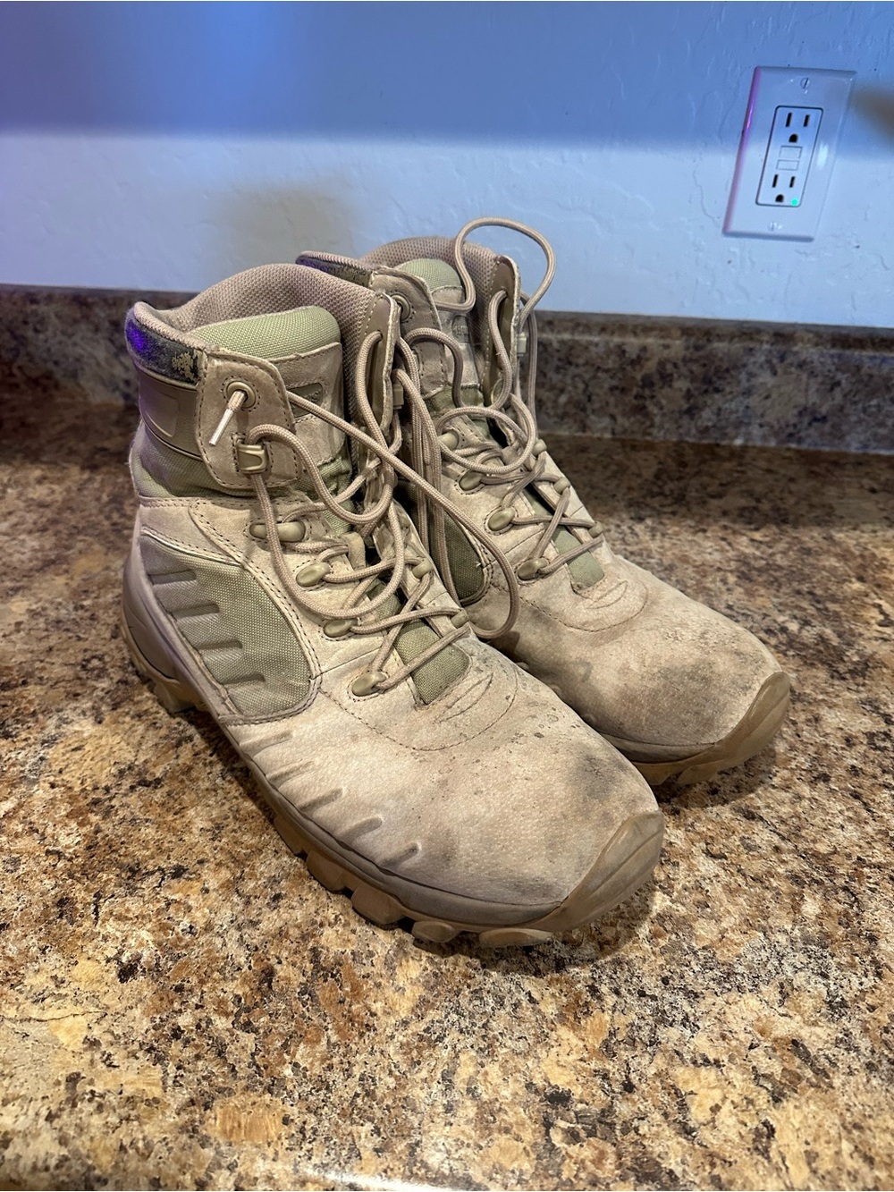 Bates Men's Tactical Boots in Desert Tan size 13
